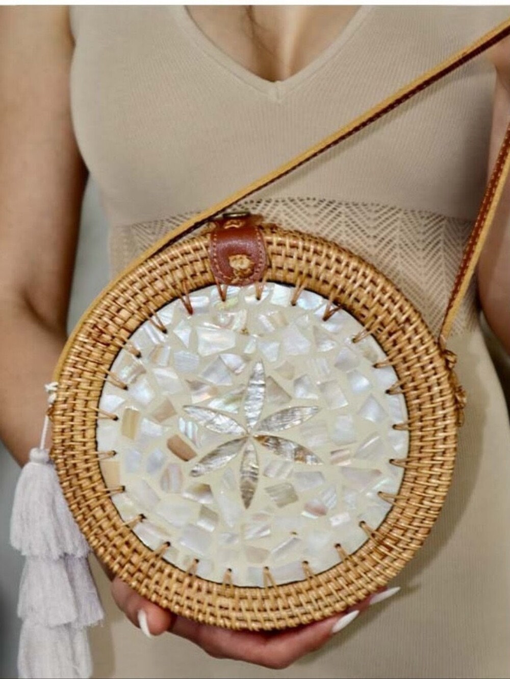 Star Natural Straw Crossbody Bag Round Woven Rattan Mother of Pearl Shell